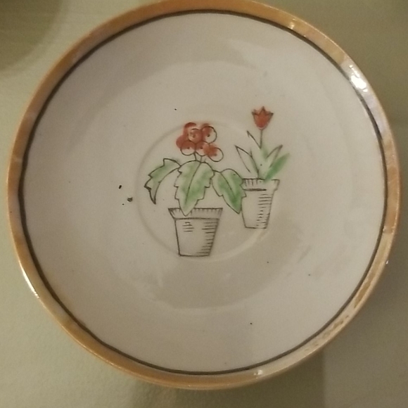 8 piece child's tea set. Fair condition. Vintage. - Picture 4 of 7